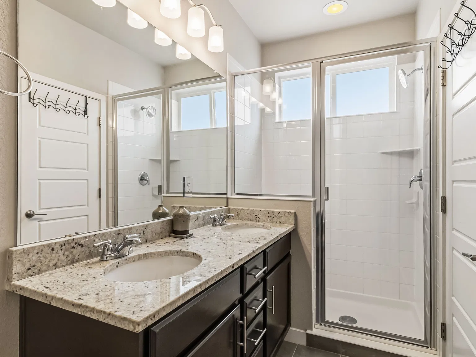 2 bed, 1390 sqft, $2,700 — Photo 3