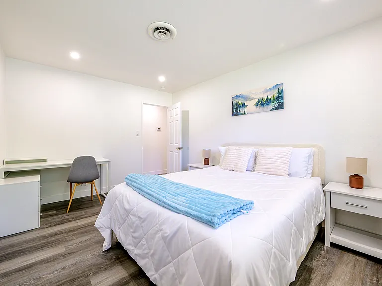 9042 El Oro Plaza Dr — Photo 4