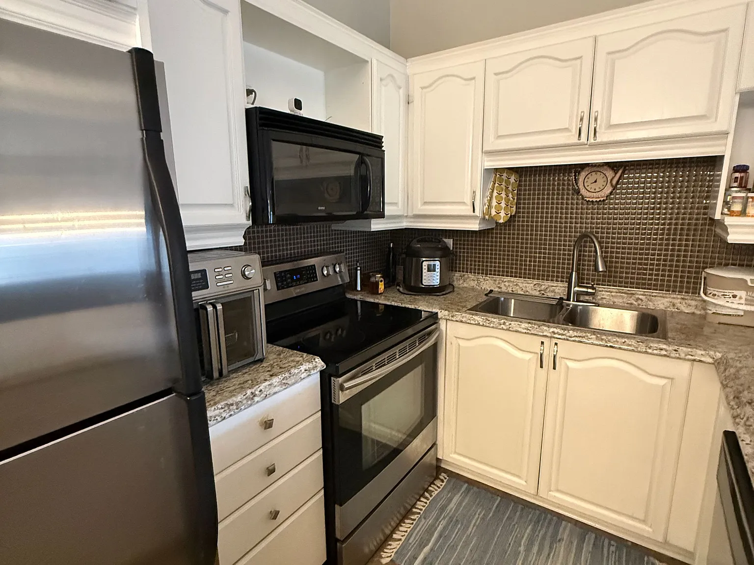 1 bed, $2,000 — Photo 2