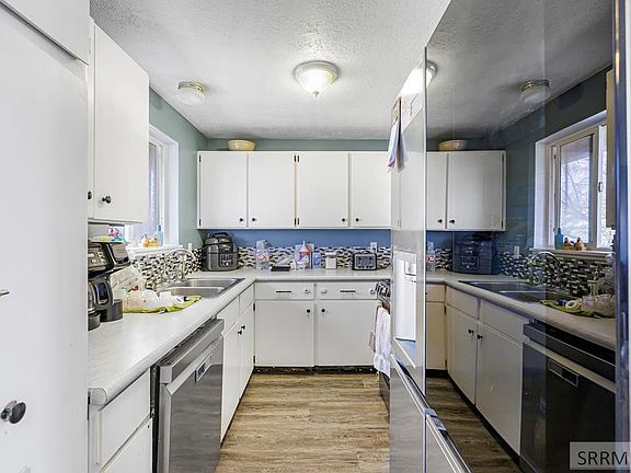 5th image of 802 Bonanza Ave