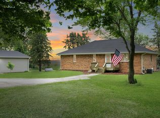 1413 E 2950 North Rd, Mansfield, IL 61854