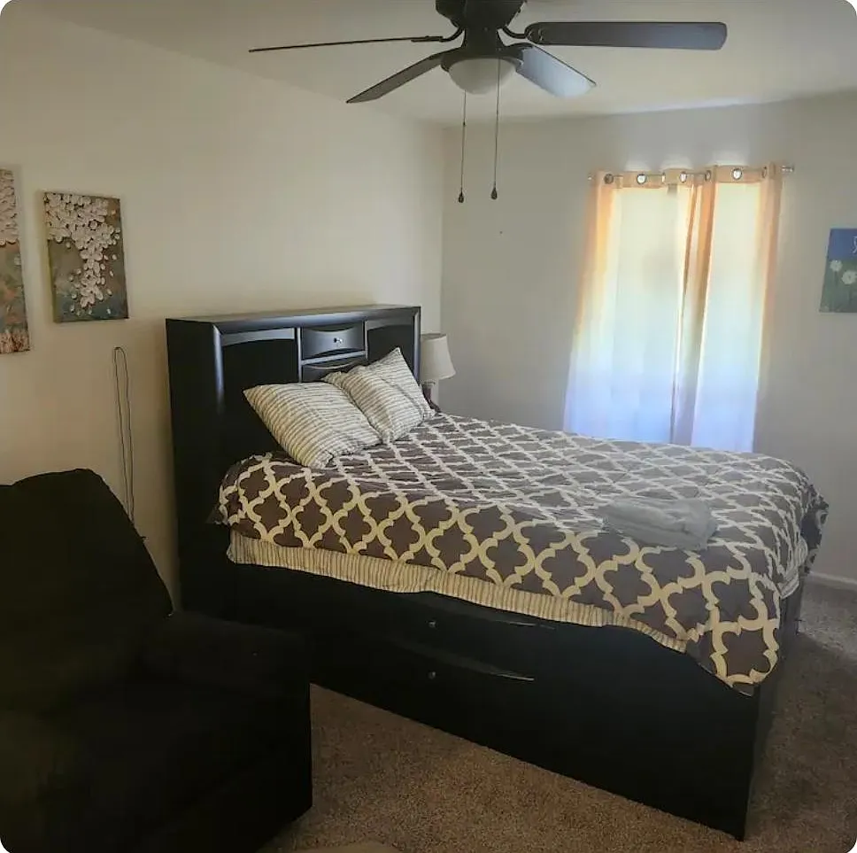 2 bed, 1.5 bath, 1200 sqft, $1,139 — Photo 1