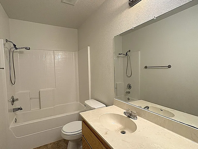 2706 Ashley Dr — Photo 12
