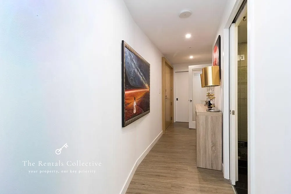 2 bed, 1000 sqft, $5,750 — Photo 2