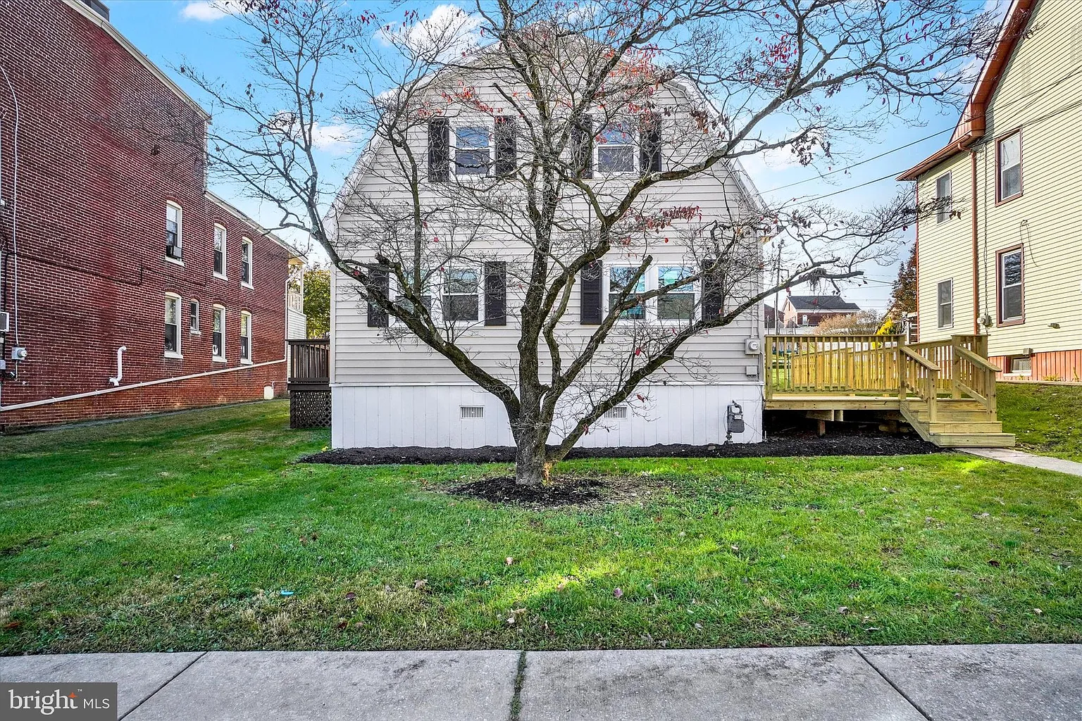 58 W Maple St photo 1