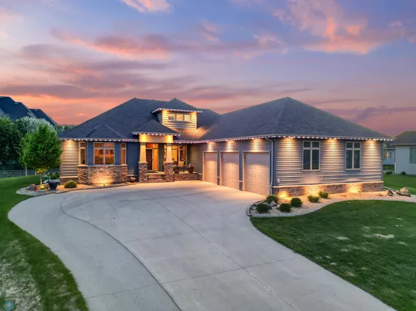 6009 27th St S, Fargo, ND 58104