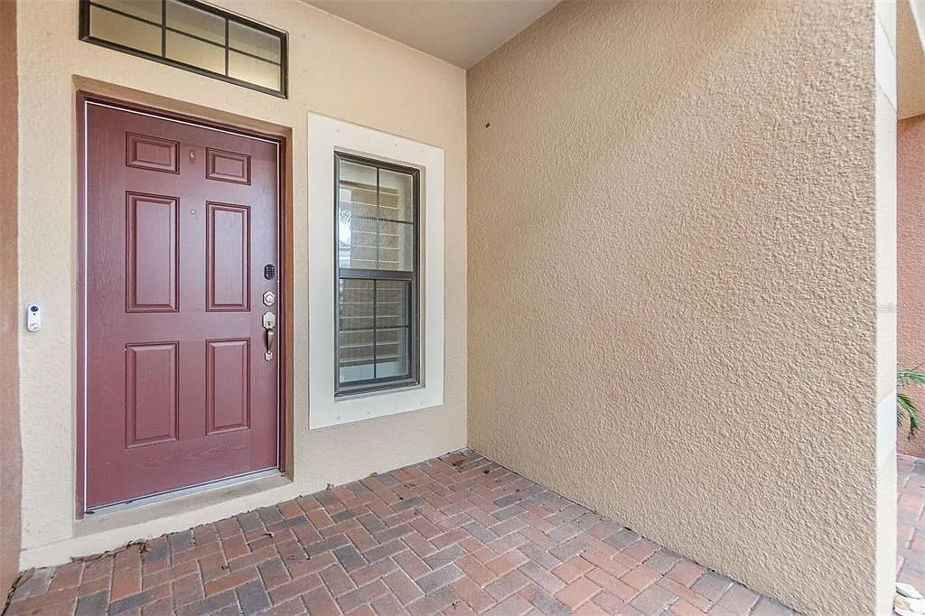 3 bed, 2.5 bath, 1637 sqft, $2,500 — Photo 3