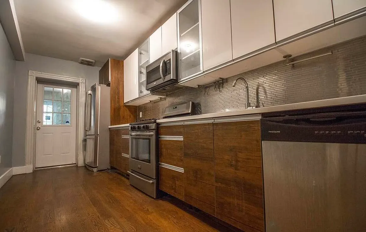 Building Photo - 629 Willoughby Ave #1B