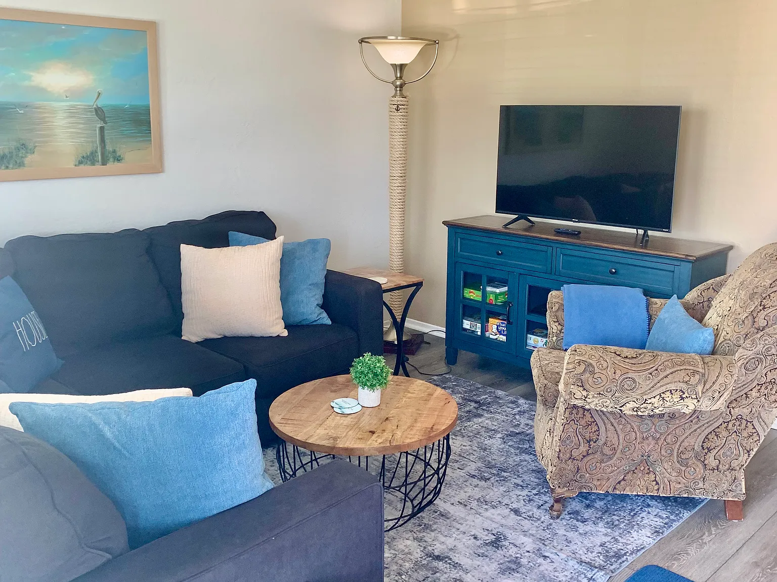 2 bed, 960 sqft, $2,200 — Photo 2