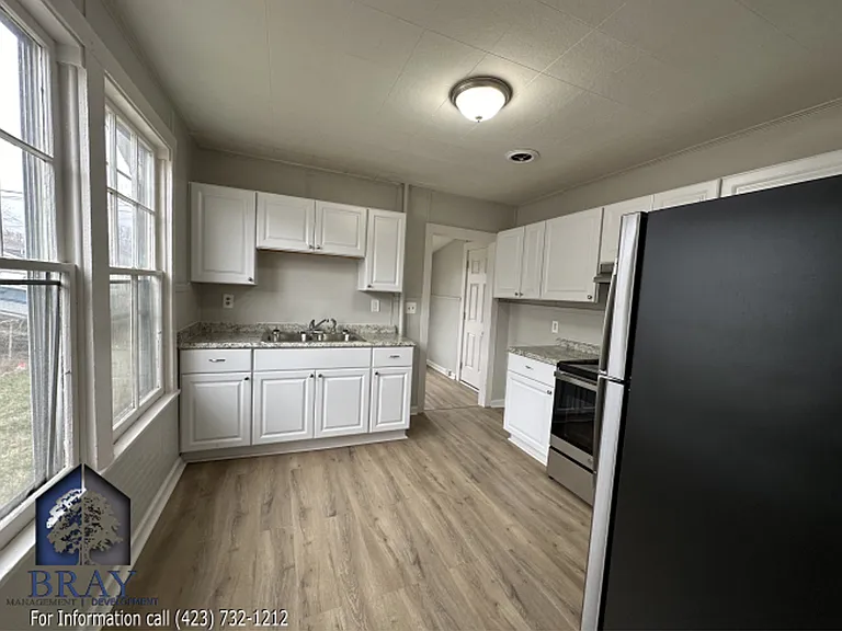 1238 Willow St — Photo 5