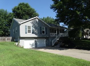 1716 Regency Dr, Kearney, MO 64060