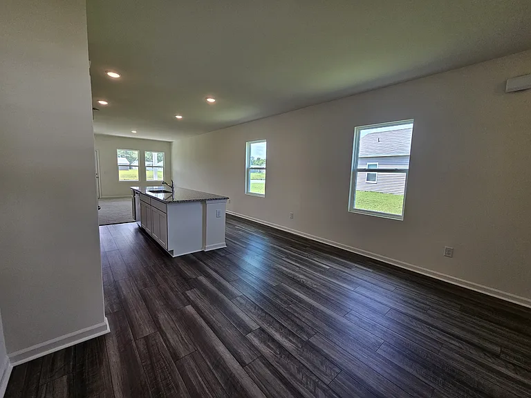 423 Castillo Dr — Photo 8