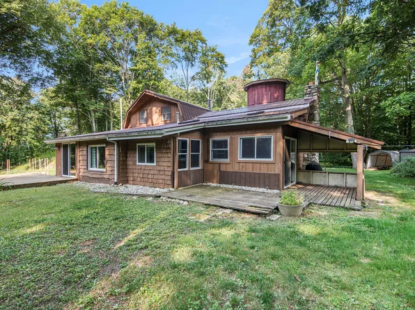 12566 Hemlock Ave, Sand Lake, MI 49343