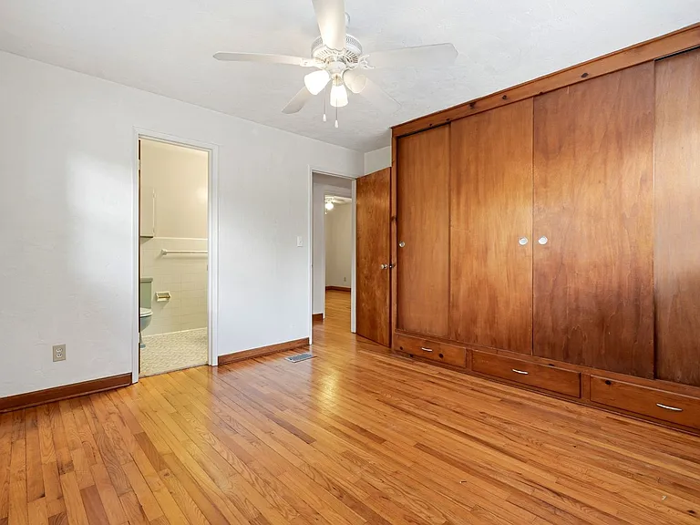 1038 NE 21st Ave — Photo 18