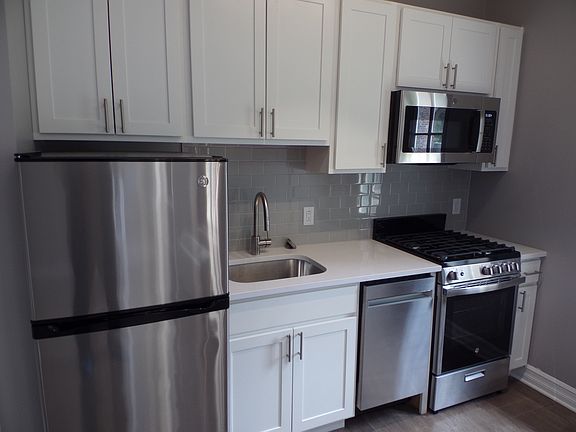 2nd image of 70 Harvard Pl #101