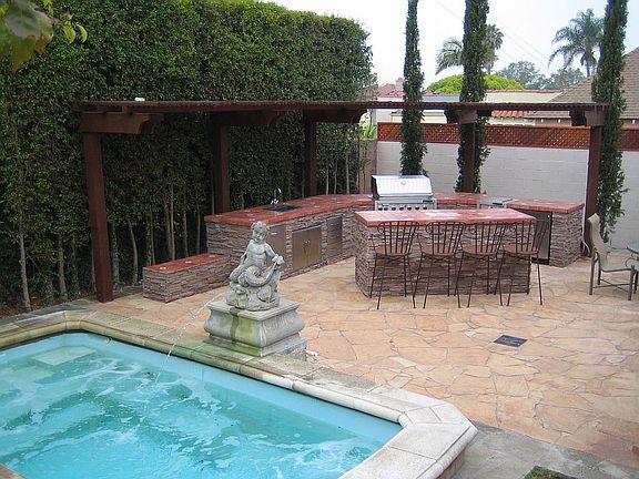 Backyard BBQ & Large hot tub