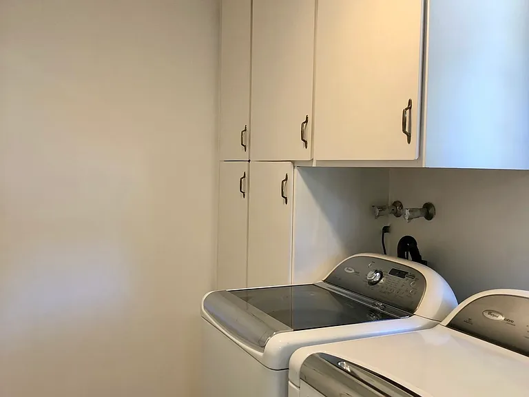 Pantry/Laundry