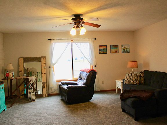 Living room with new carpet 