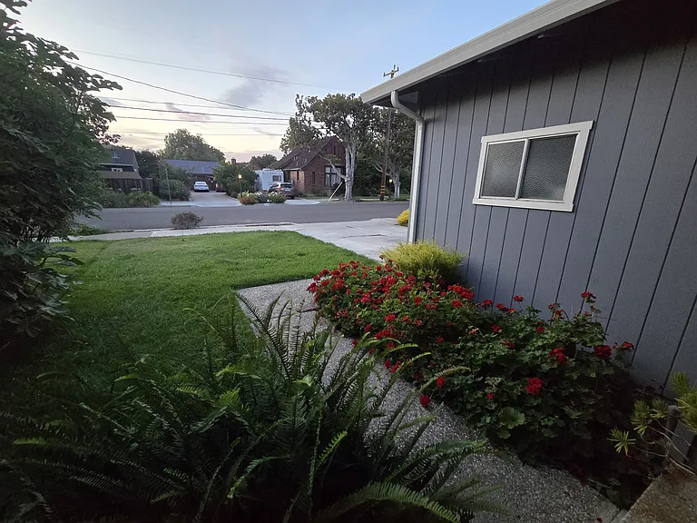 614 Margaret St — Photo 4