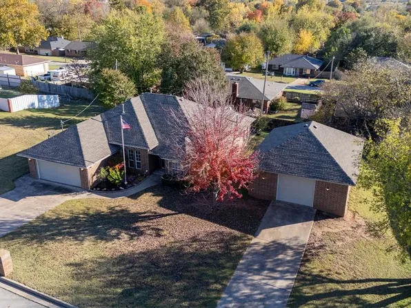 922 Blue Bird Ter, Purcell, OK 73080