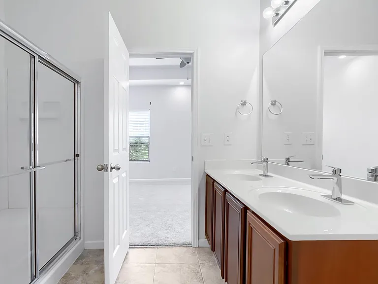 1235 Bainbridge Dr — Photo 8