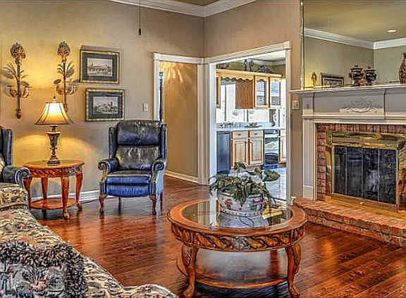 5th image of 156 Southwood Dr