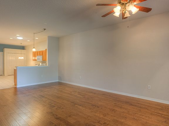 4th image of 31837 Larkenheath Dr
