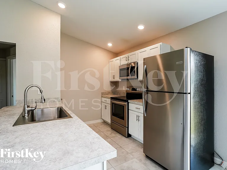 1113 NW 1st Ave — Photo 6
