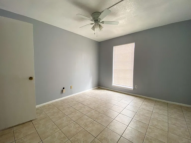 2322 Capitan Dr #C — Photo 8