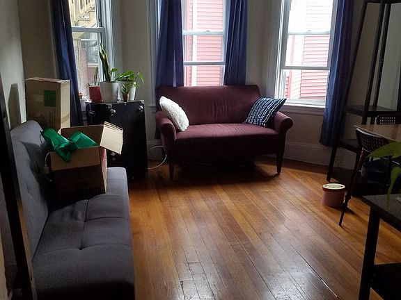 2nd image of 77-79 Newbury St #1R
