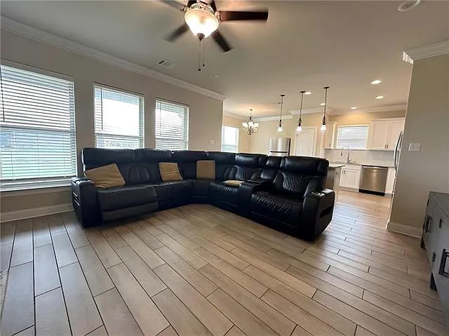 204 Cypress Bnd — Photo 3