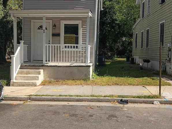 69 Carpenter St, Salem, NJ 08079