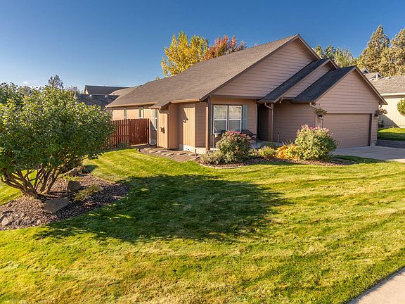 3rd image of 2118 SW Pumice Ave