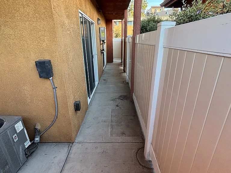 838 N Palm Ave #A-101 — Photo 23