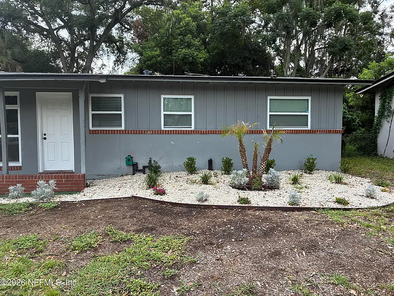 1739 Cesery Blvd — Photo 5