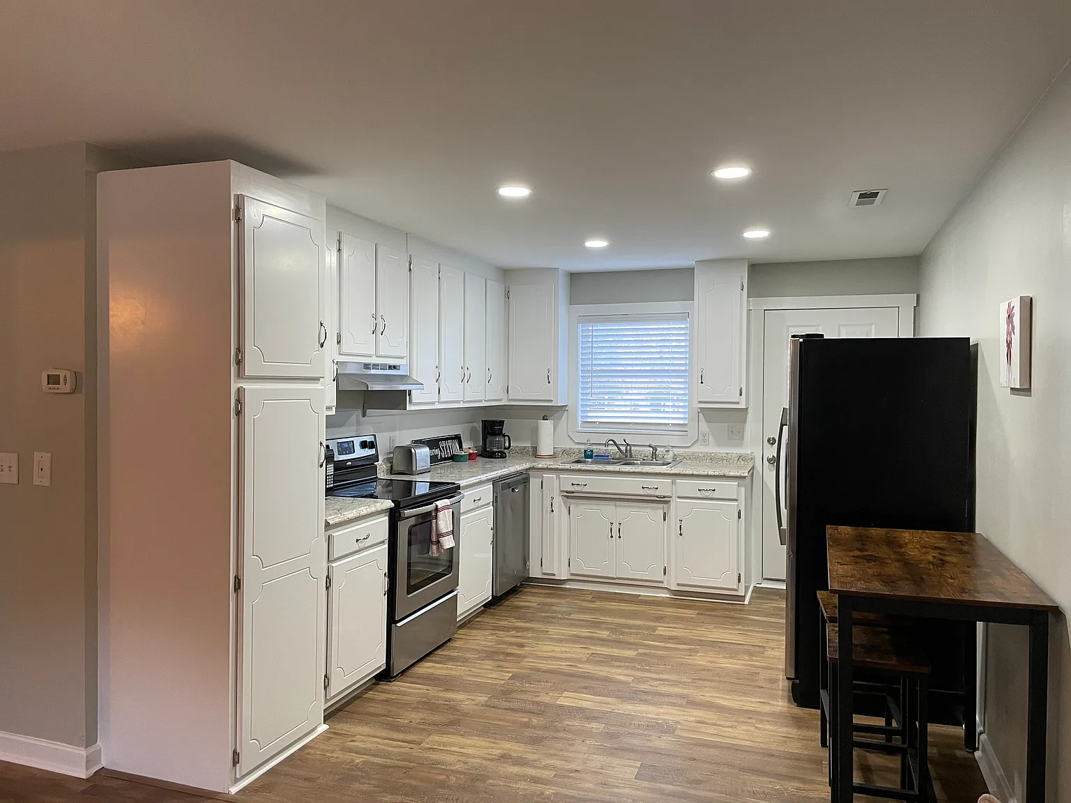 2 bed, 800 sqft, $1,275 — Photo 2