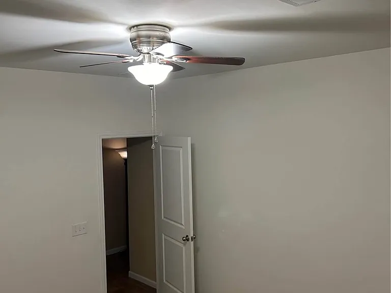 1502 Sanborll Landing Dr — Photo 1