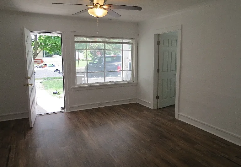 203 S Maple St — Photo 9