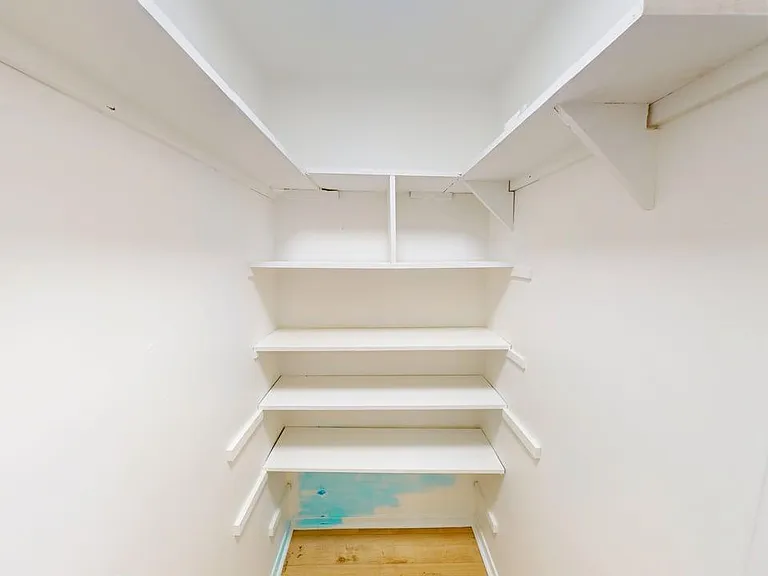 1143 Queen St #32 — Photo 13