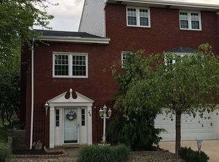 40 Manorfield Cir, Delmont, PA 15626