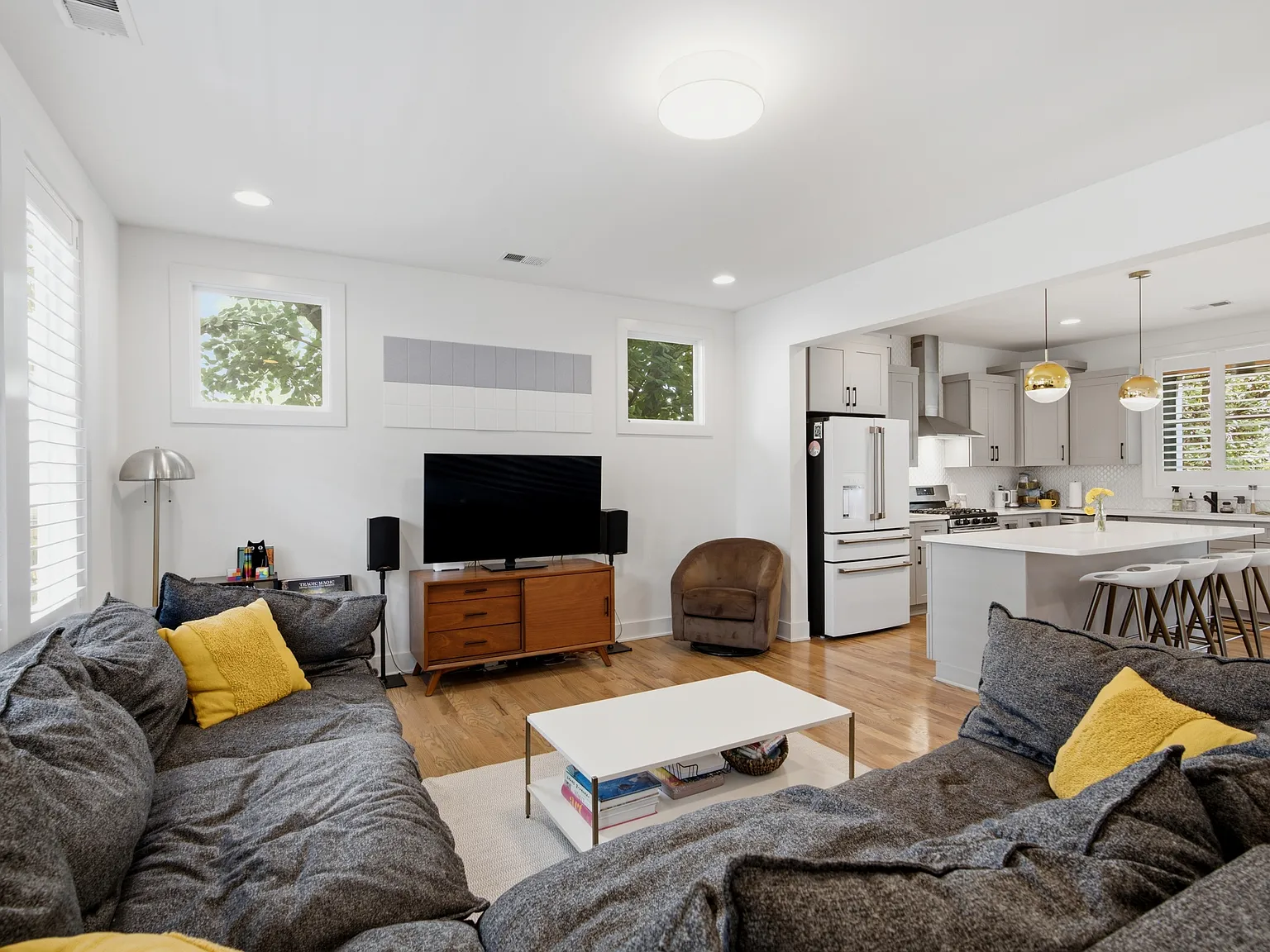 3 bed, 2.5 bath, 1701 sqft, $3,000 — Photo 3