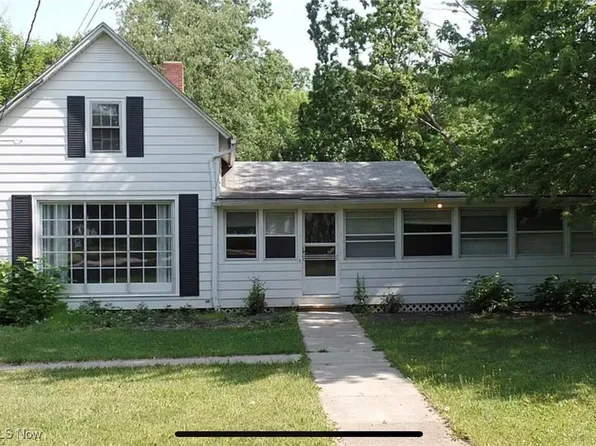 28825 Eddy Rd, Willoughby Hills, OH 44092