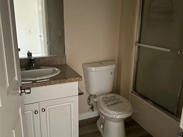 21550 Burbank Blvd #208 — Photo 11