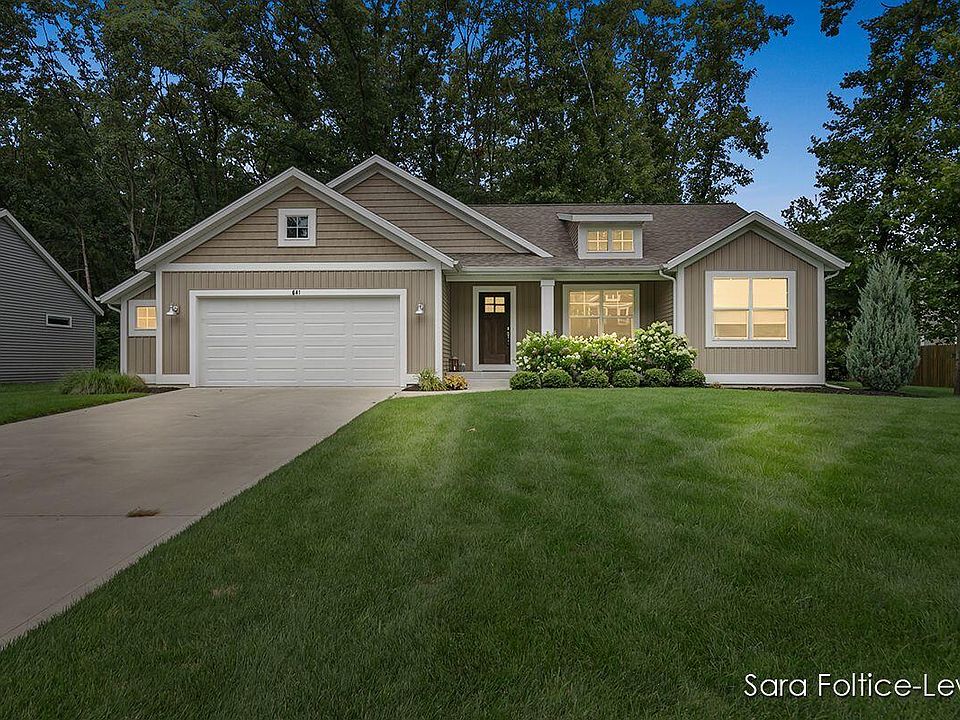 1st image of 641 Lazy Oak Trl