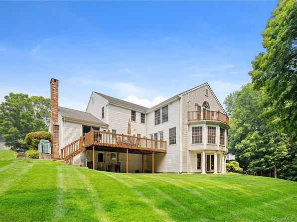 17 Porter Drive, West Hartford, CT 06117