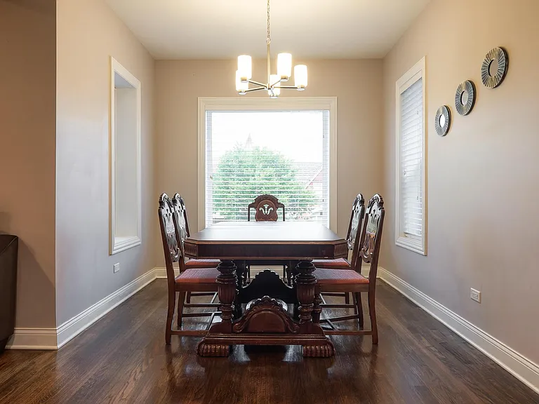 4342 S Lake Park Ave #2 — Photo 6
