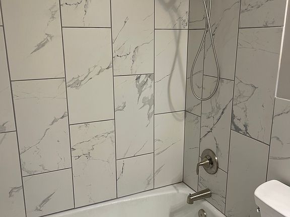 2nd image of 555 N Harrison Ave #1W