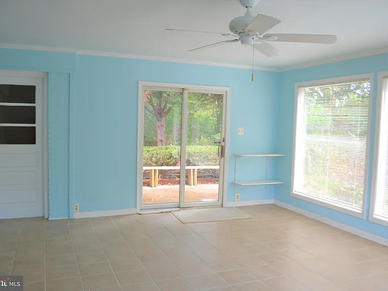 3809 Whispering Ln — Photo 13