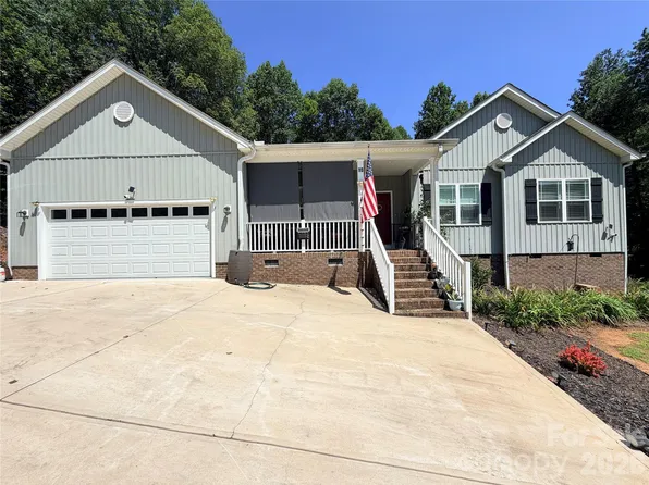 10 Mooney Dr, Taylorsville, NC 28681