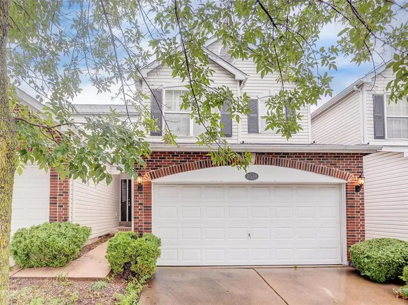 2578 Westfall Ln, Saint Louis, MO 63136